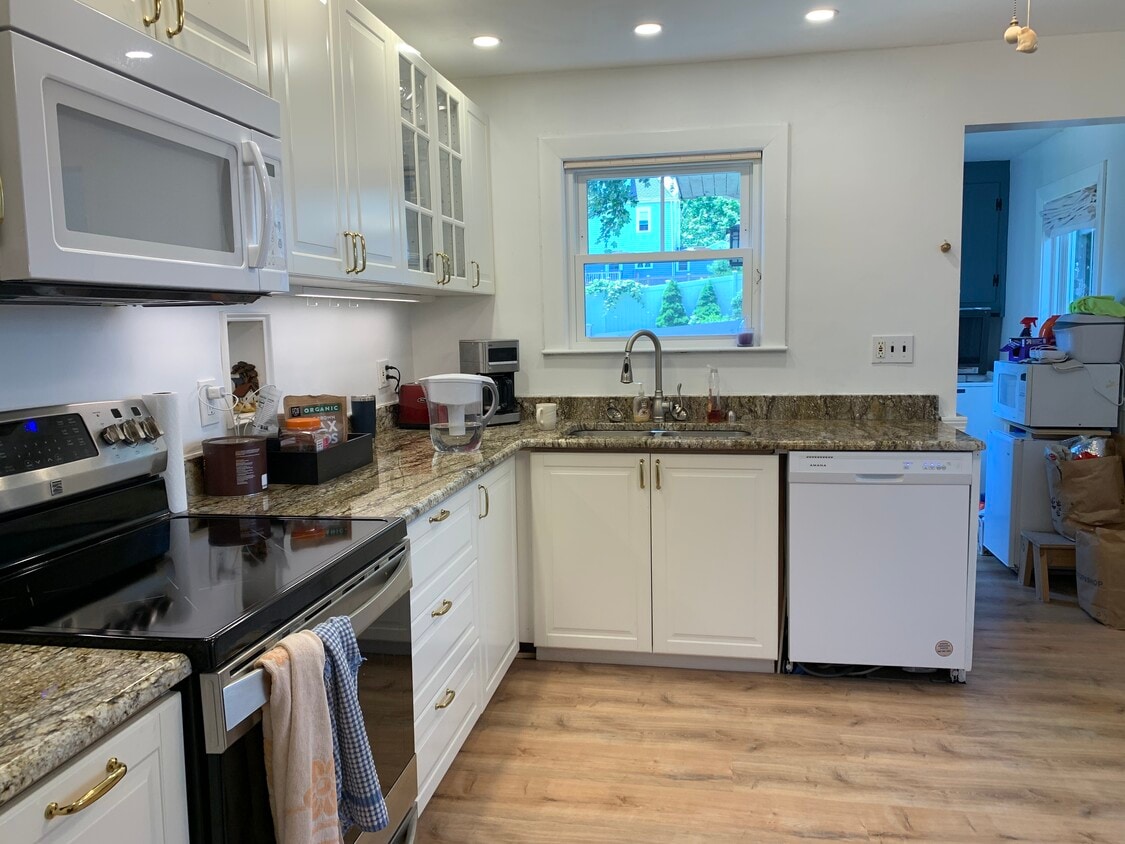 Primary Photo - 137 Prospect Ave