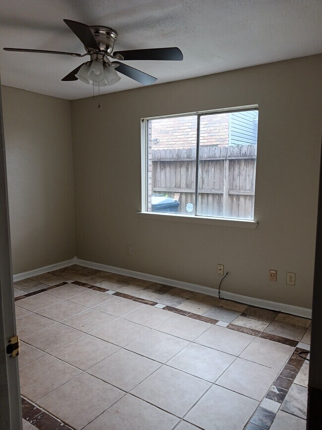 Foto del edificio - 2202 Hammerwood Dr