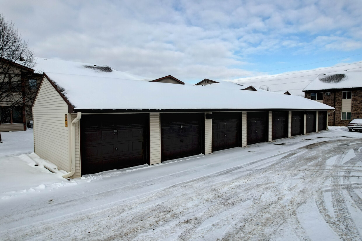 Building Photo - Trailside Acres 1