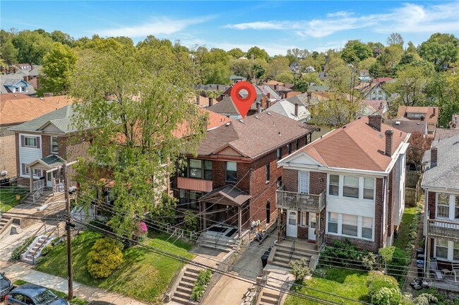 Building Photo - 2311 Sherbrook St