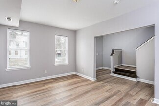 Building Photo - 3021 Wolcott Ave