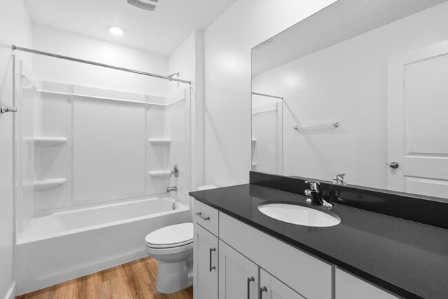 Building Photo - Long Valley Townhome - Amazing Amenities & Small Dogs Allowed