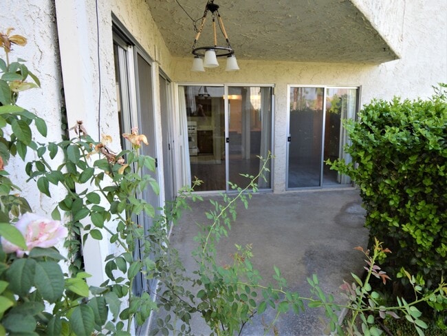 Building Photo - Biltmore Community
