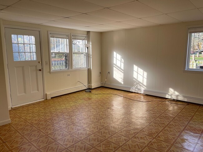 Building Photo - 98 Greensboro Rd