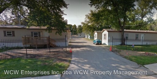 Primary Photo - 1417 E 15th St