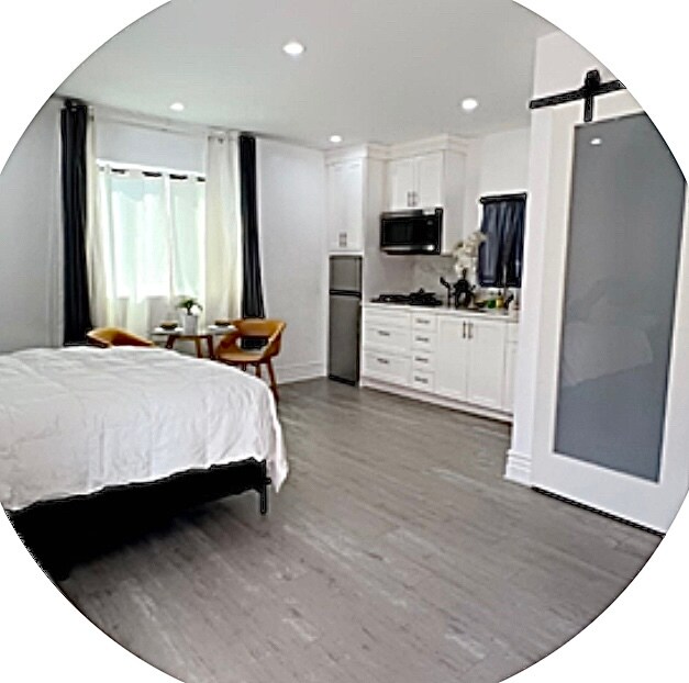Foto principal - 9364 Varna Ave