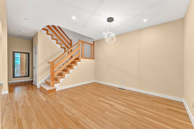 Foto del edificio - 119 St Clair Ct