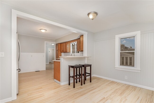 Building Photo - 25 Summit St