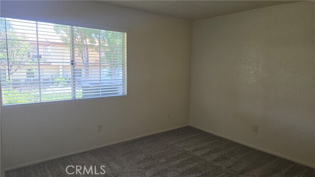 Foto del edificio - 1365 Crafton Ave