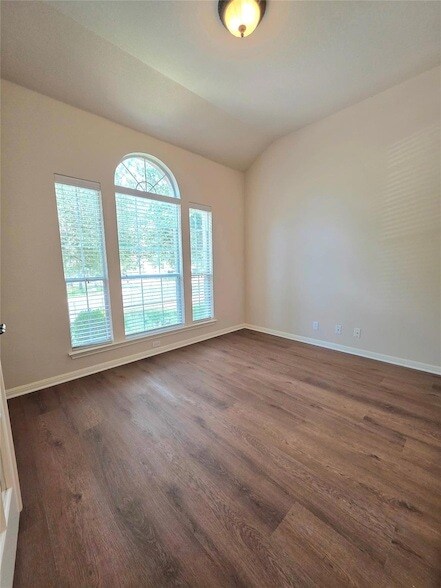 Foto del edificio - 2215 Conway Cove
