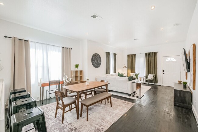 Foto del edificio - 3309 Webster St