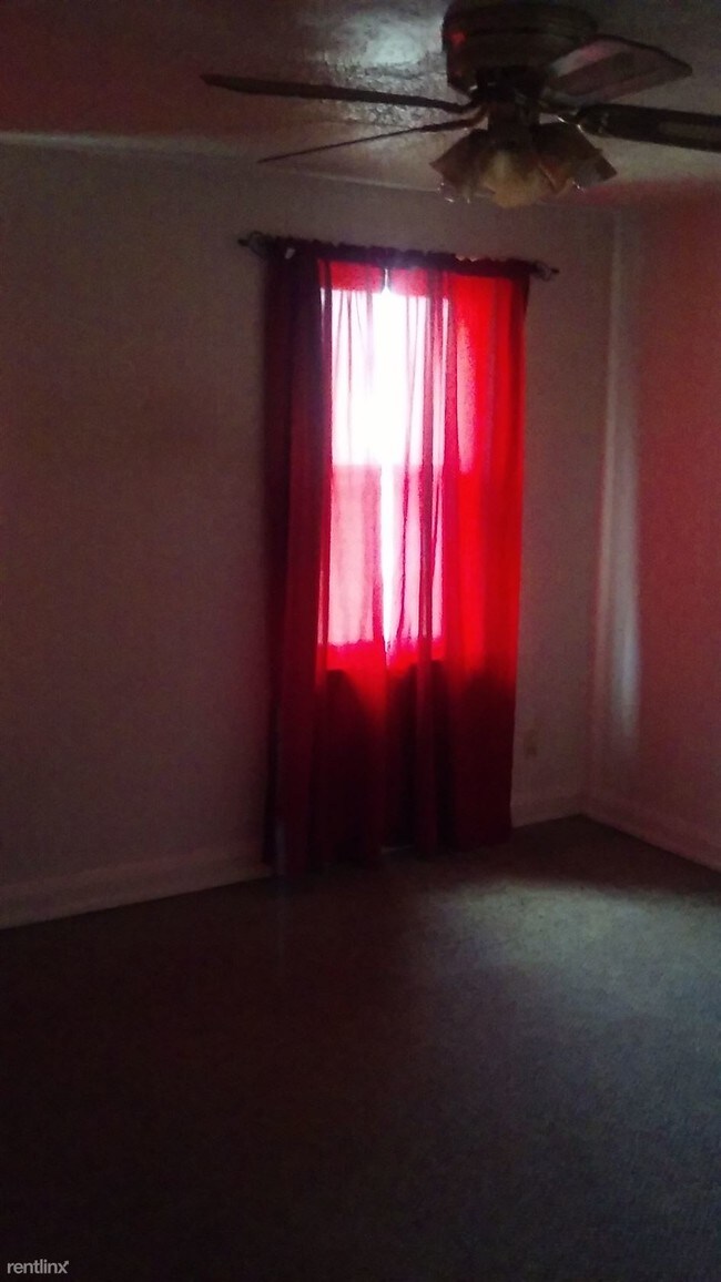 Building Photo - 3205 Westmont Ave