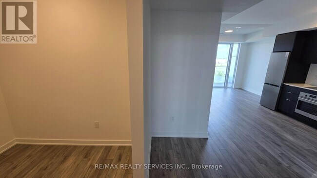 Building Photo - 15 Skyridge Dr
