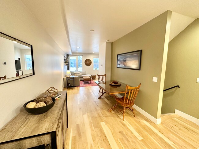 Comedor - 1810 Irving St