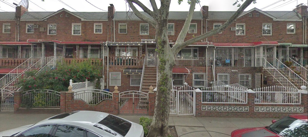 Primary Photo - 711 E 78th St