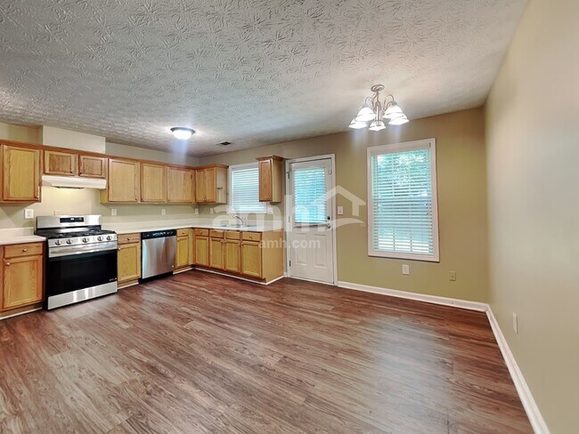 Foto del edificio - 3442 Kittery Dr