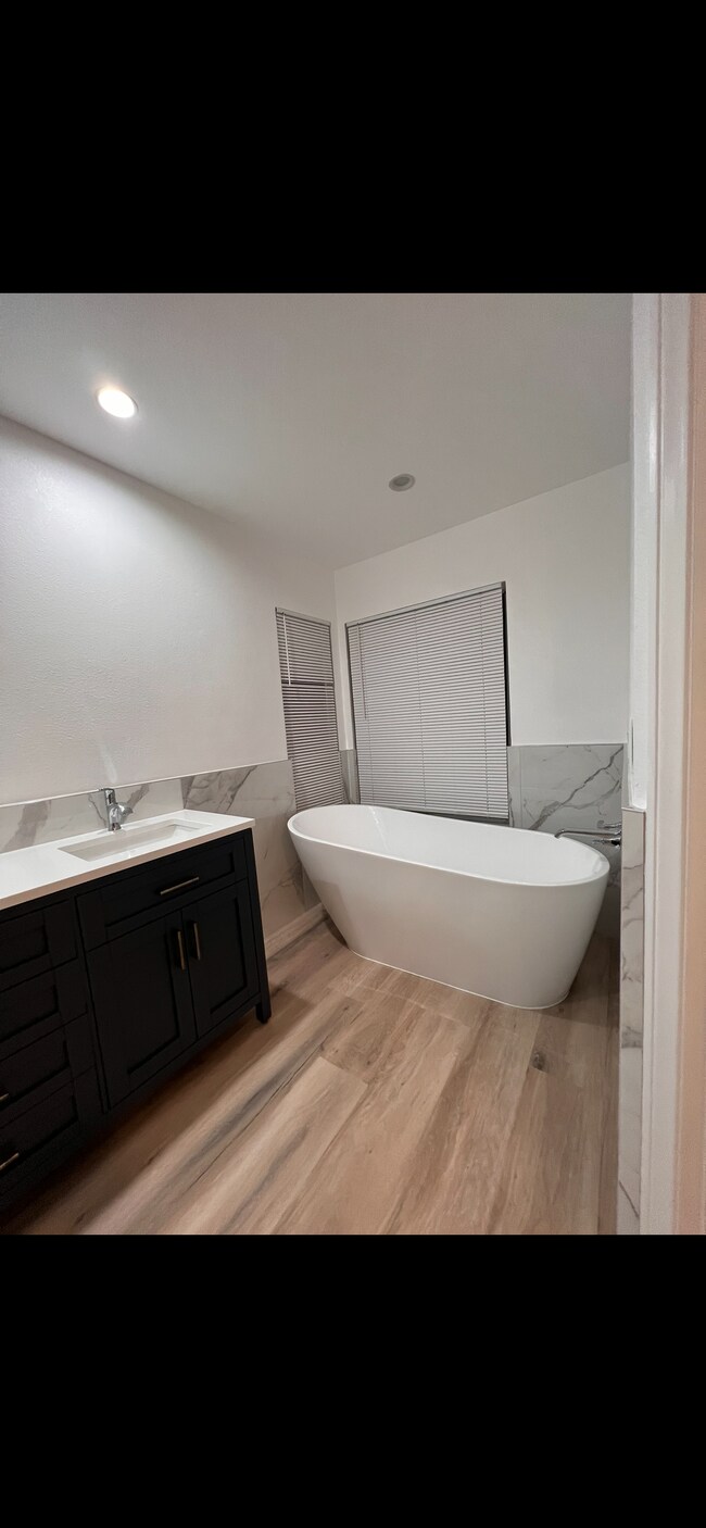 Foto del edificio - 7910 Mencken Ave