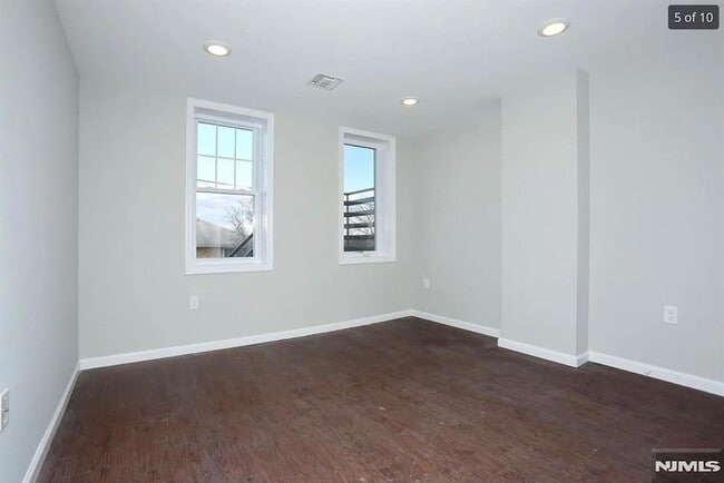 Building Photo - 471 Harrison Ave