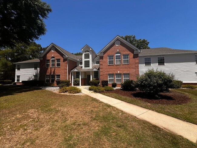 Building Photo - Beautiful, 1st Floor Unfurnished,  Bedroom Condo at Riverwoods in Murrells Inlet!