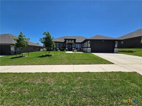 Building Photo - 7802 Gold Dr