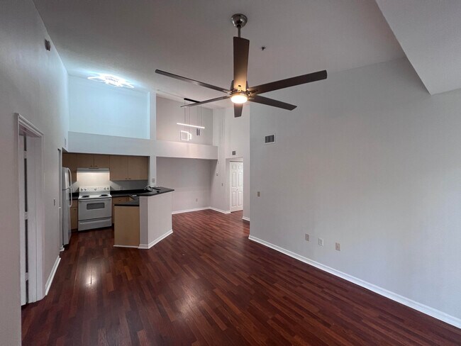 Building Photo - 4041 San Marino Blvd