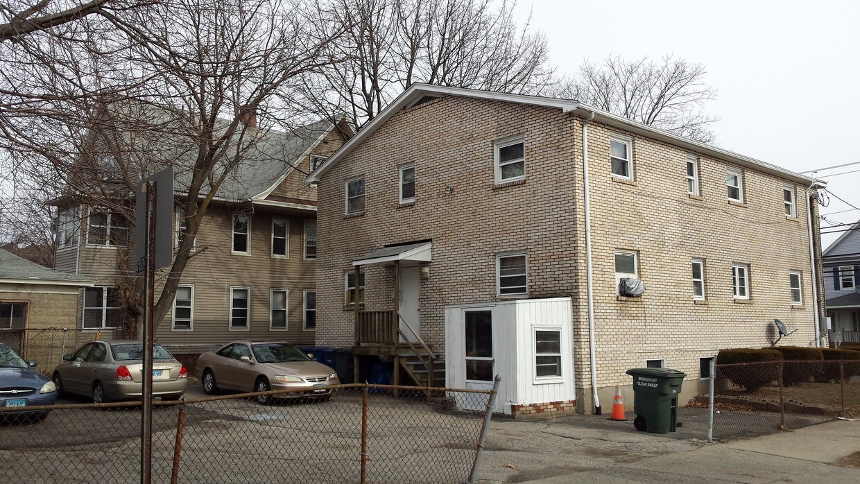 Building Photo - 2385 E Main St
