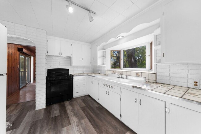 Foto del edificio - 32857 N Alleghany Rd