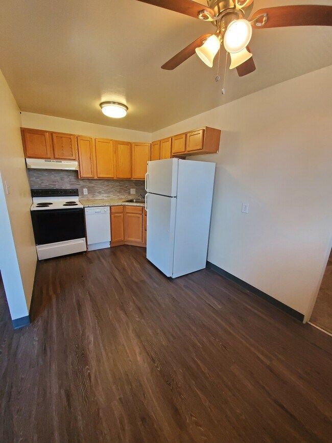 Building Photo - 9995 W 59th Pl