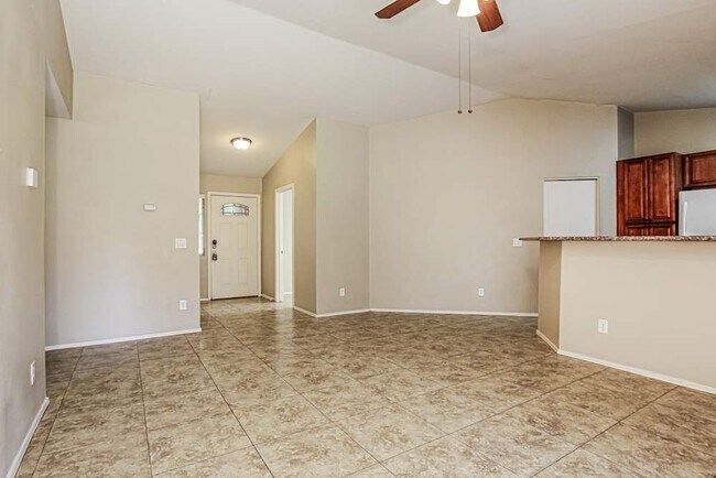 Foto del edificio - 8425 W Coronado Rd