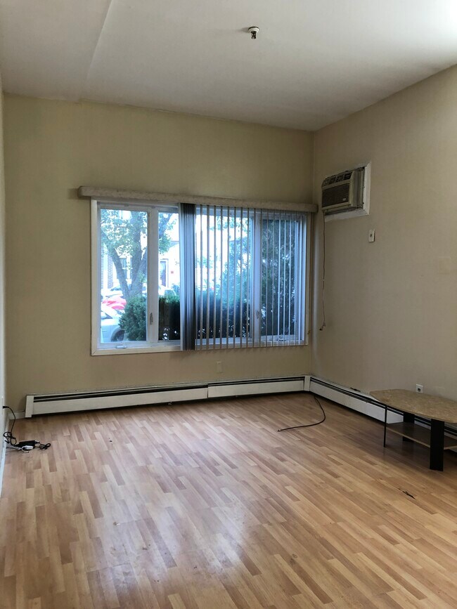 Street-facing living room (2/2) - 76 Green Valley Rd