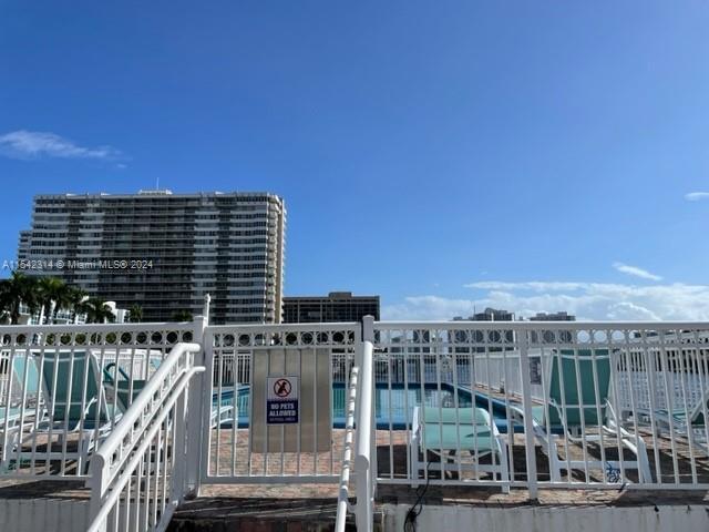 Building Photo - 1913 S Ocean Dr