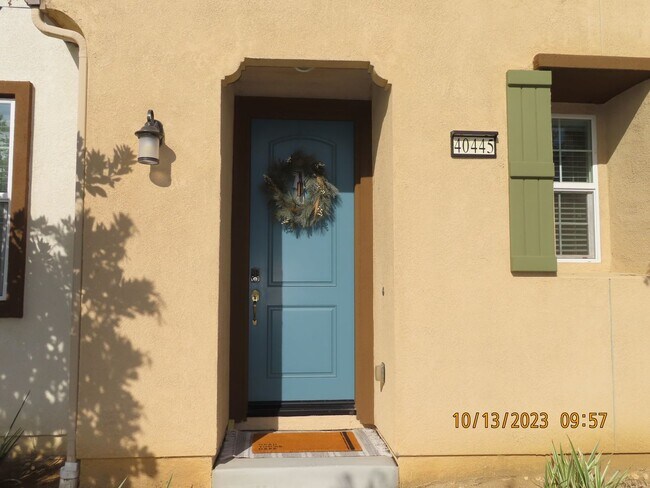 Building Photo - 40445 Calle Real