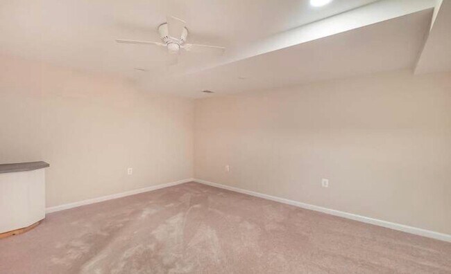 Foto del edificio - 15089 Lindenberry Ln