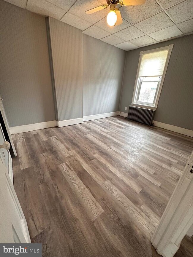 Building Photo - 128 3rd Ave