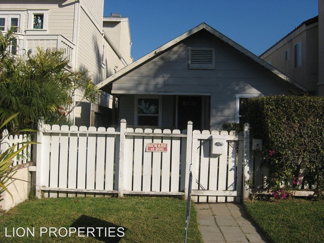 Primary Photo - 217 Elmira Ave