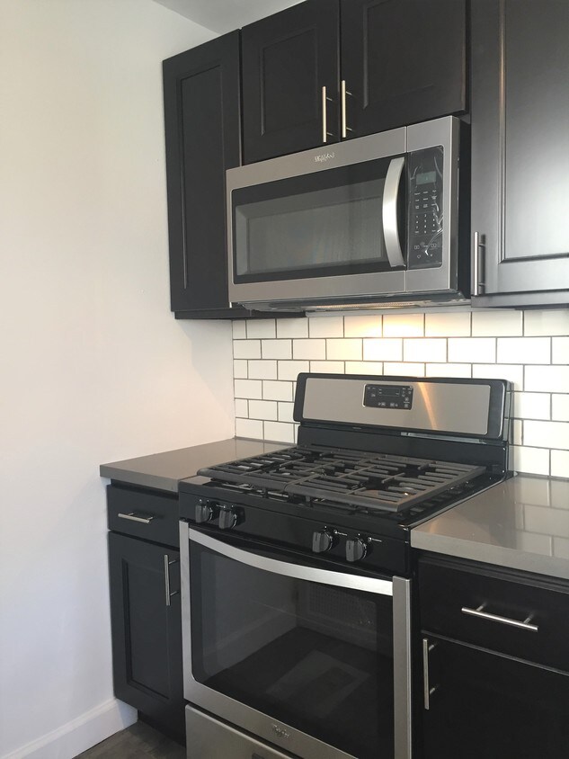 Primary Photo - 110 N 1st St