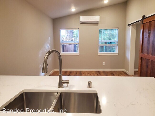 Building Photo - 1 br, 1 bath House - 2913 North 14th #B