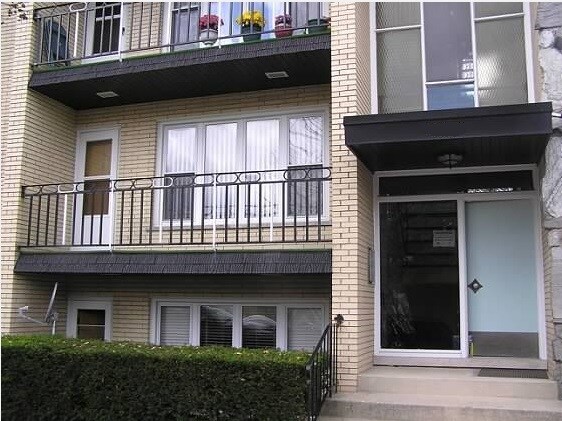 2nd fl - 4337 W 63rd St