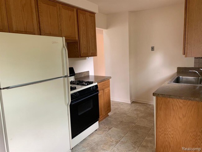 Foto del edificio - 32469 Rosslyn Ave