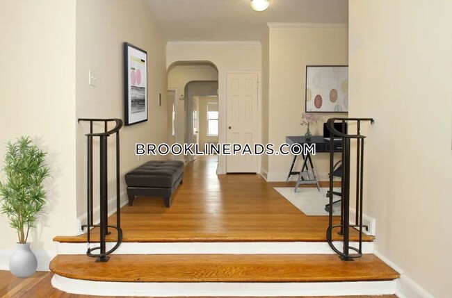 Foto del edificio - 1223 Beacon St