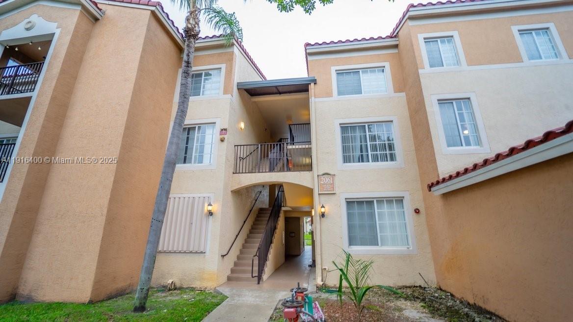 Primary Photo - 2061 Renaissance Blvd