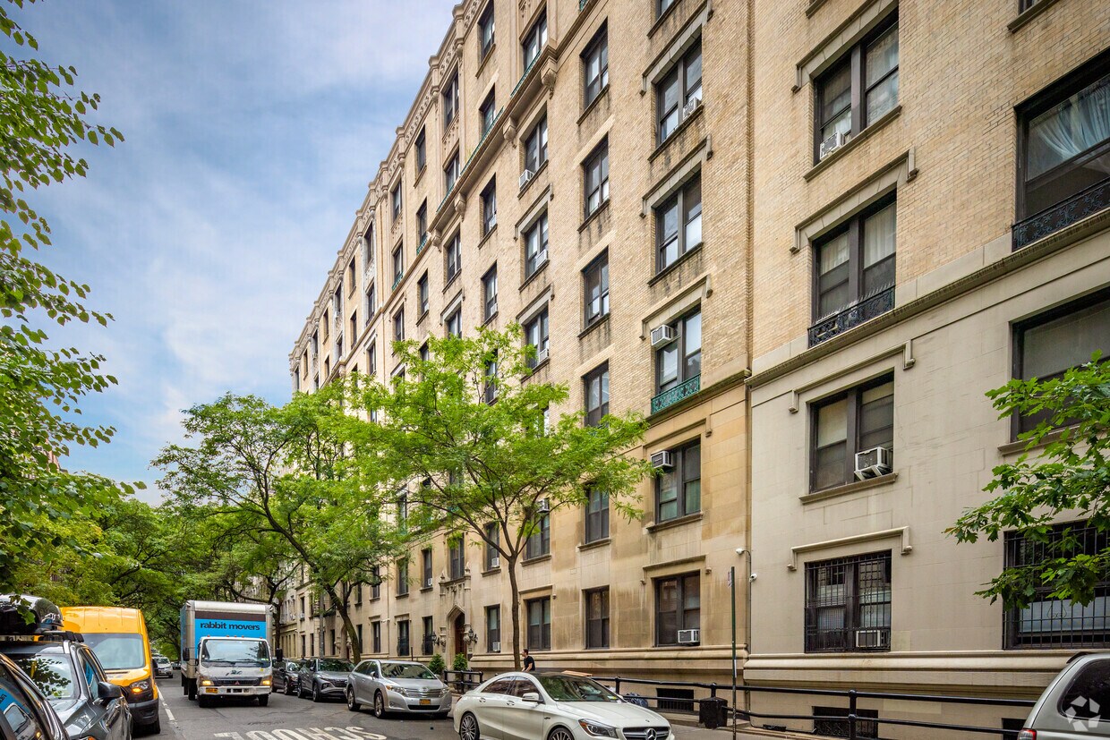 Foto principal - 532 W 111th St