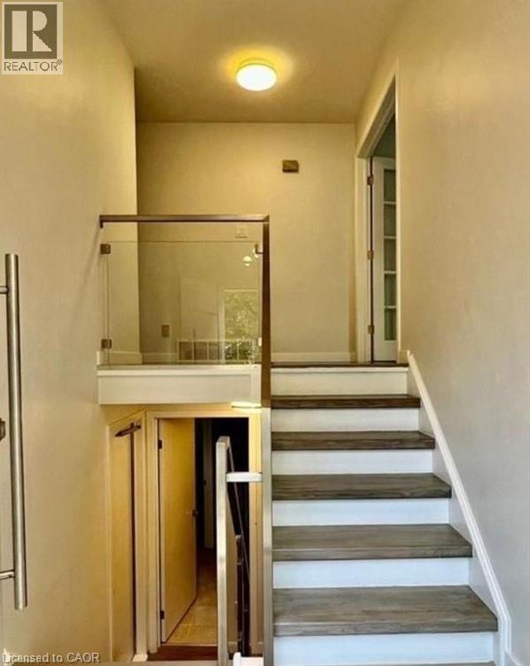 Building Photo - 213 Northlake Dr