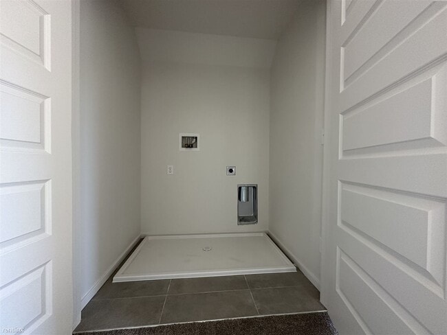 Building Photo - 2 br, 2.5 bath Townhome - 1689 South West ...