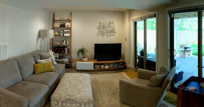 living room - 3107 14th St NE