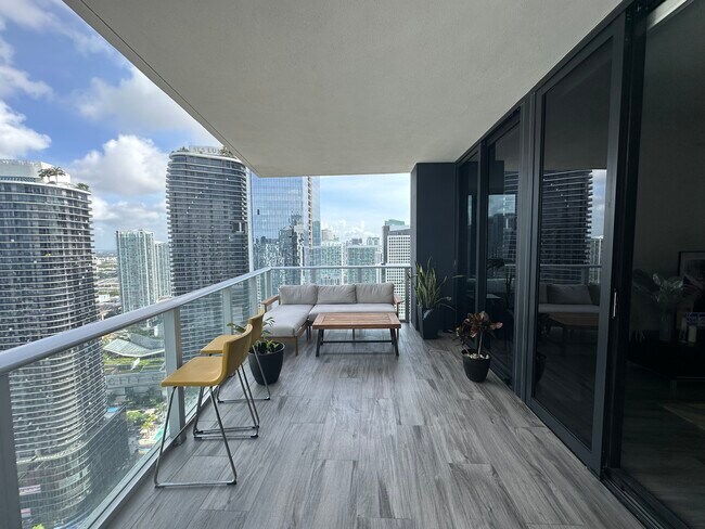 Building Photo - 1010 Brickell Ave