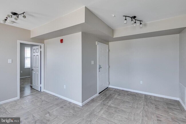 Foto del edificio - 6602 Ridge Ave