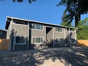 Building Photo - 750 Ash St