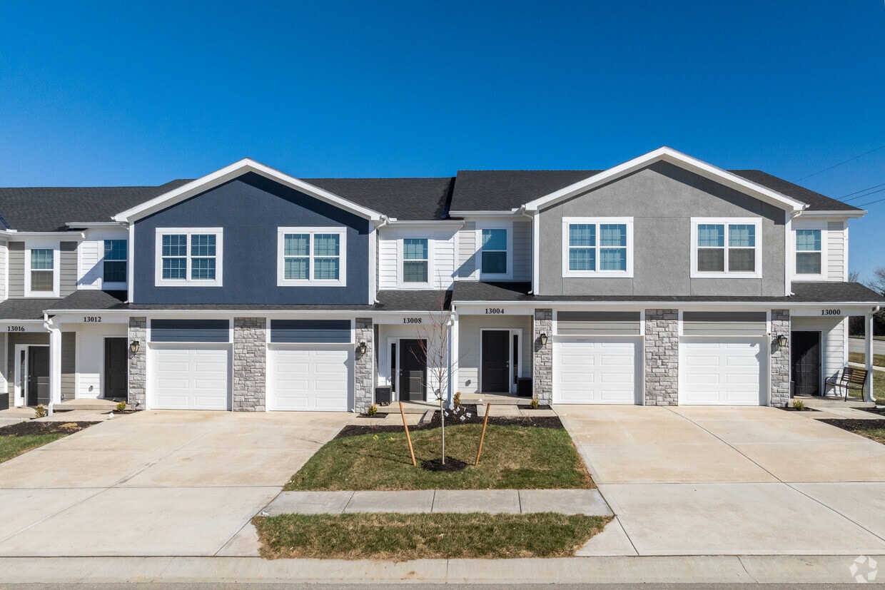 Primary Photo - Sandstone Townhomes