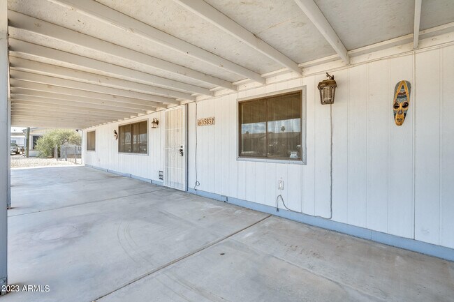 Foto del edificio - 15832 N 66th Ave